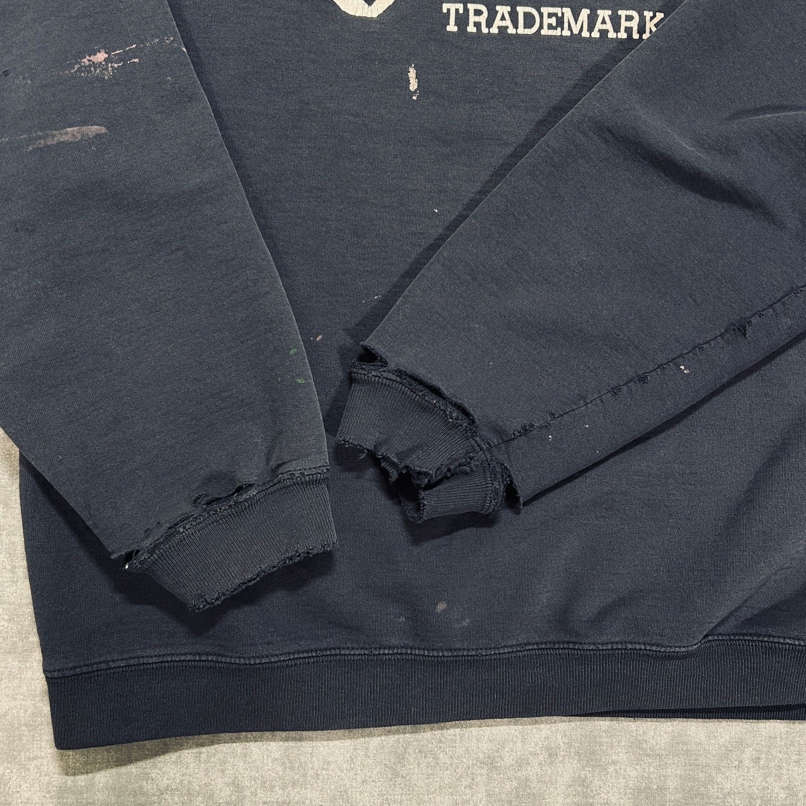 Old Navy VTG Old Navy thrashed streetwear grunge sweatshirt mens M Size US M / EU 48-50 / 2 - 5 Thumbnail