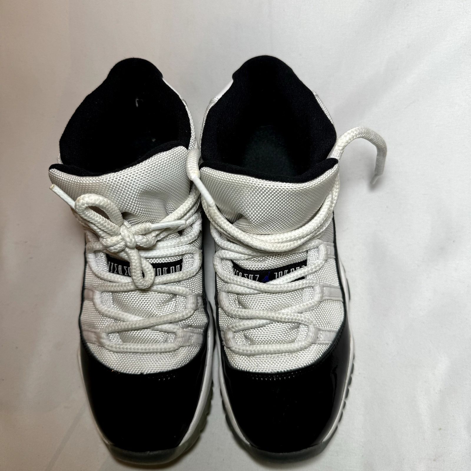 Jordan Brand × Nike Size 6.5 - Air Jordan 11 Retro GS Concord 2018 Men's Shoes Size US 6.5 / EU 39-40 - 4 Thumbnail