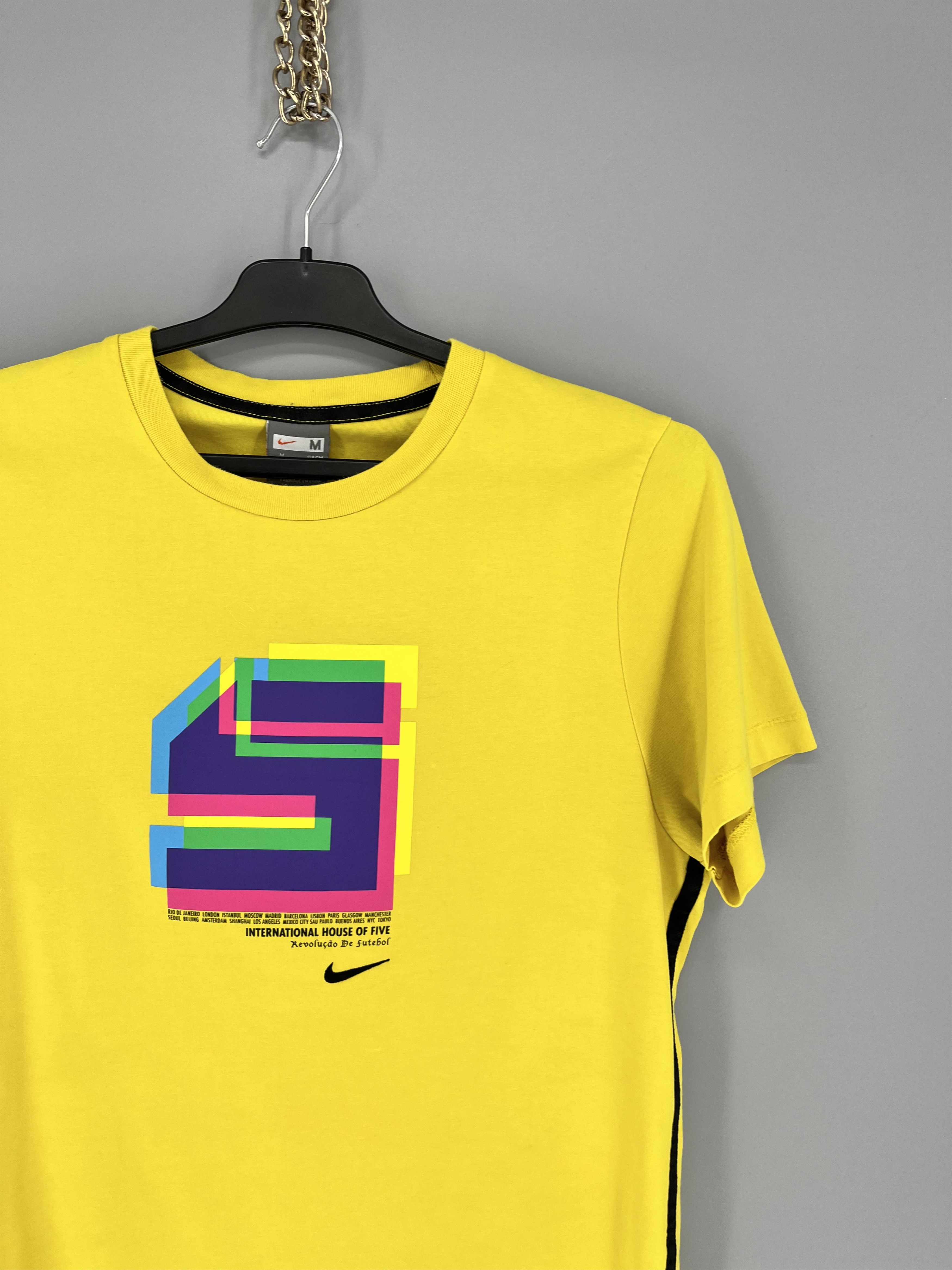 Nike Nike fit International House Of 5 Revolucao De Futebol Tee Size US M / EU 48-50 / 2 - 5 Thumbnail