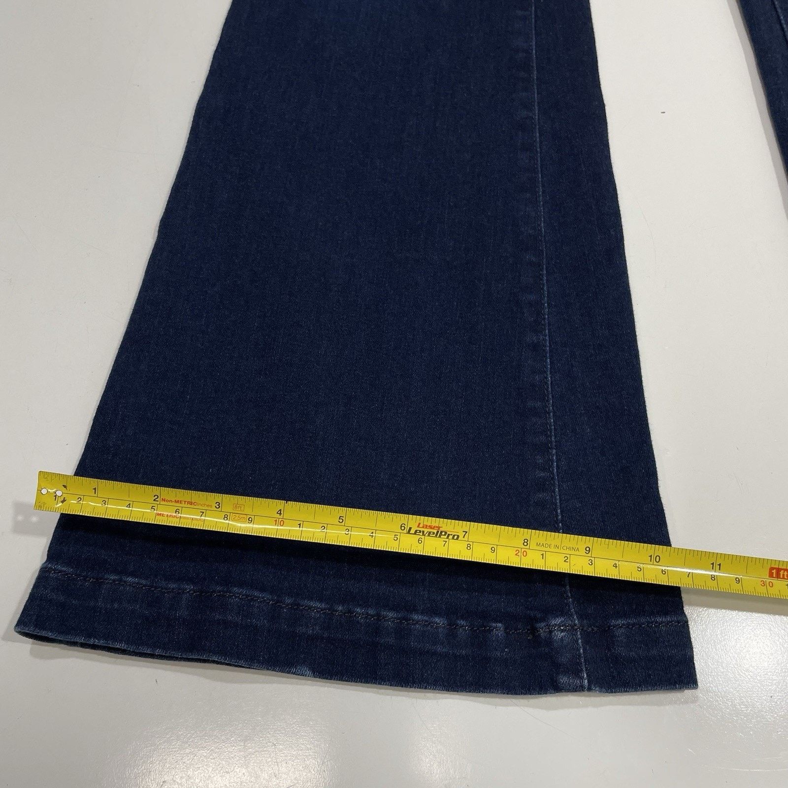 Paige Paige Jeans Women’s 26 Blue Flared GENEVIEVE Dark Wash Denim Size 26" / US 2 / IT 38 - 2 Thumbnail