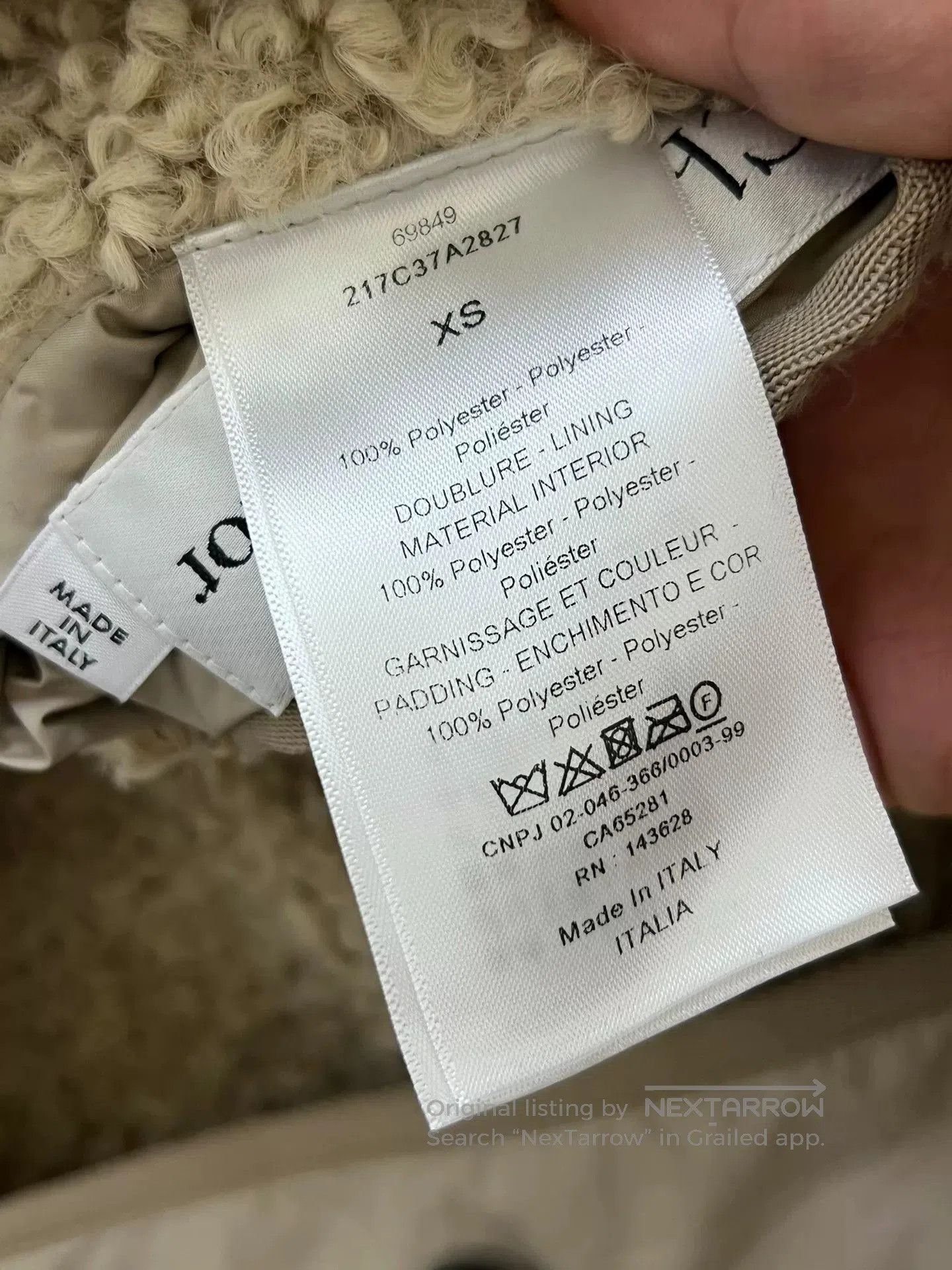 Dior reversible dior quilted coat in beige. Size US XS / EU 42 / 0 - 7 Thumbnail