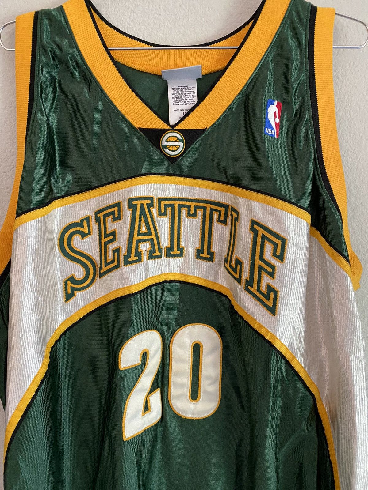 NBA Gary Payton signed Seattle SuperSonics NBA jersey Size US XL / EU 56 / 4 - 3 Thumbnail