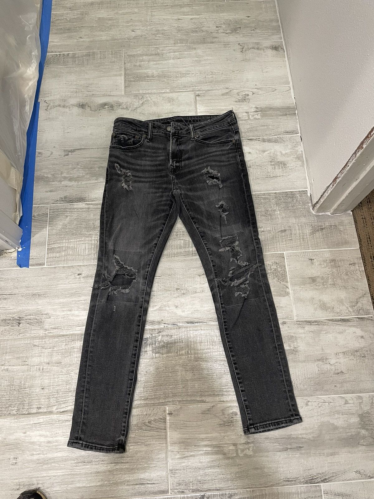 American Eagle Outfitters AMERICAN EAGLE FLEX 32X30 BLACK DISTRESSED PANTS Size US 32 / EU 48 - 1 Thumbnail