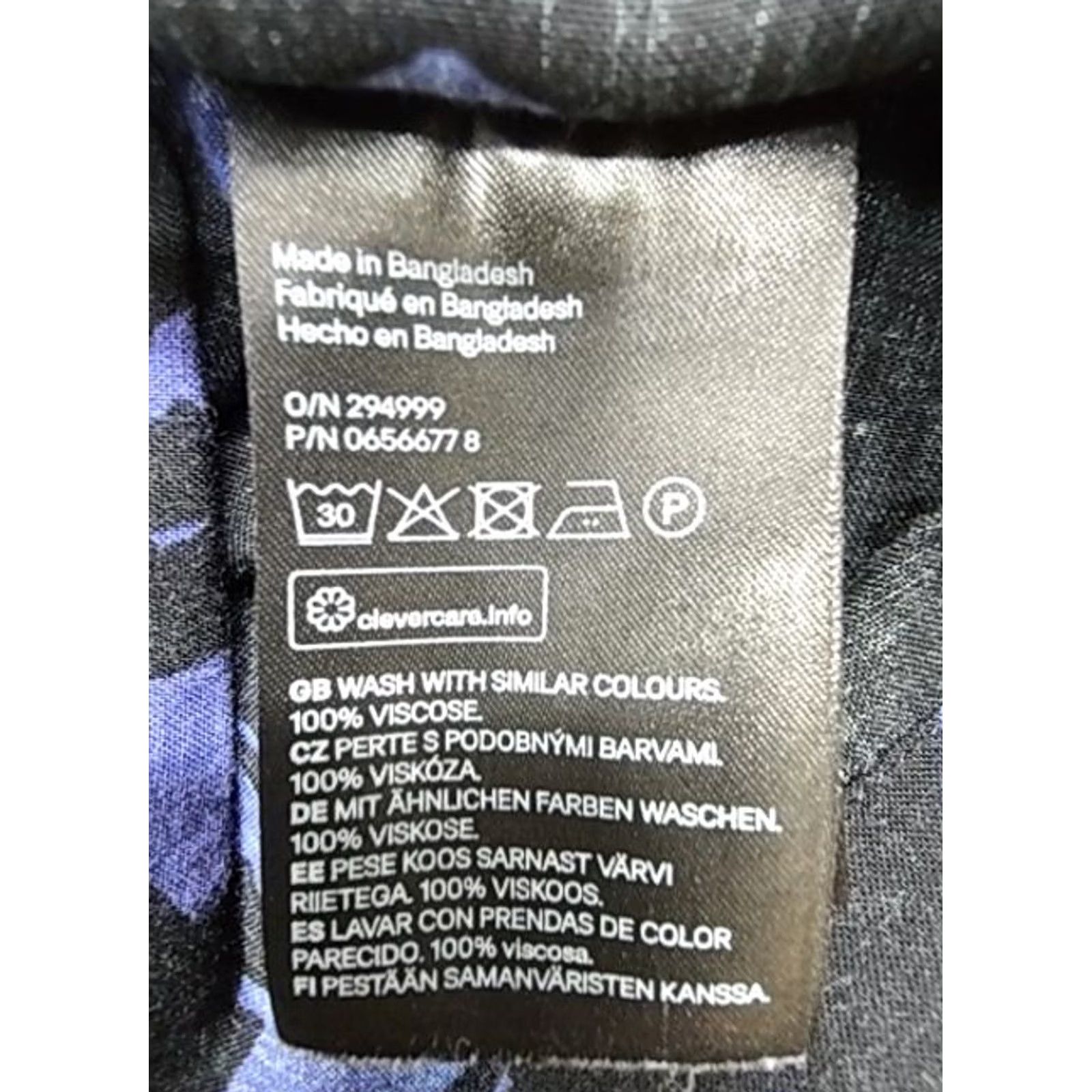 H&M H&M Men Black Blue Short Sleeve Button-Up Shirt Size M Regular Fit Size US M / EU 48-50 / 2 - 5 Thumbnail