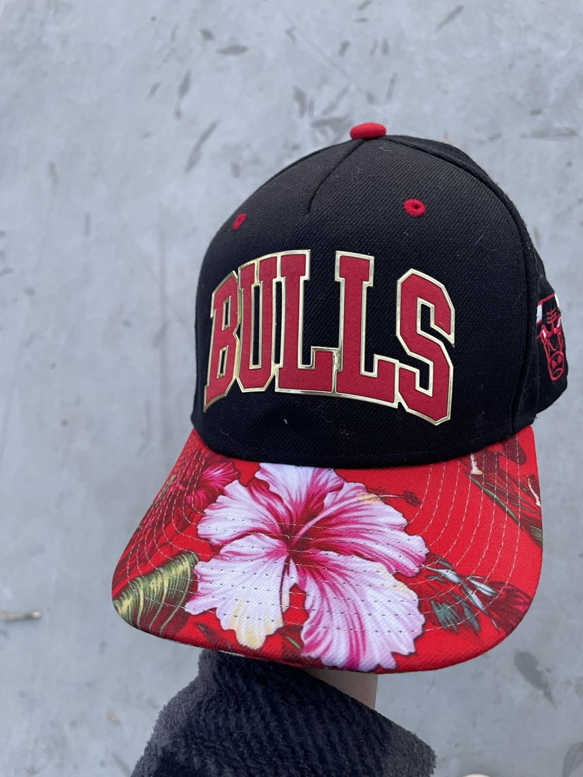 Mitchell & Ness × NBA Vintage Chicago Bulls Mitchell Ness NBA Hats Y2K cap Flowers Size ONE SIZE - 8 Thumbnail
