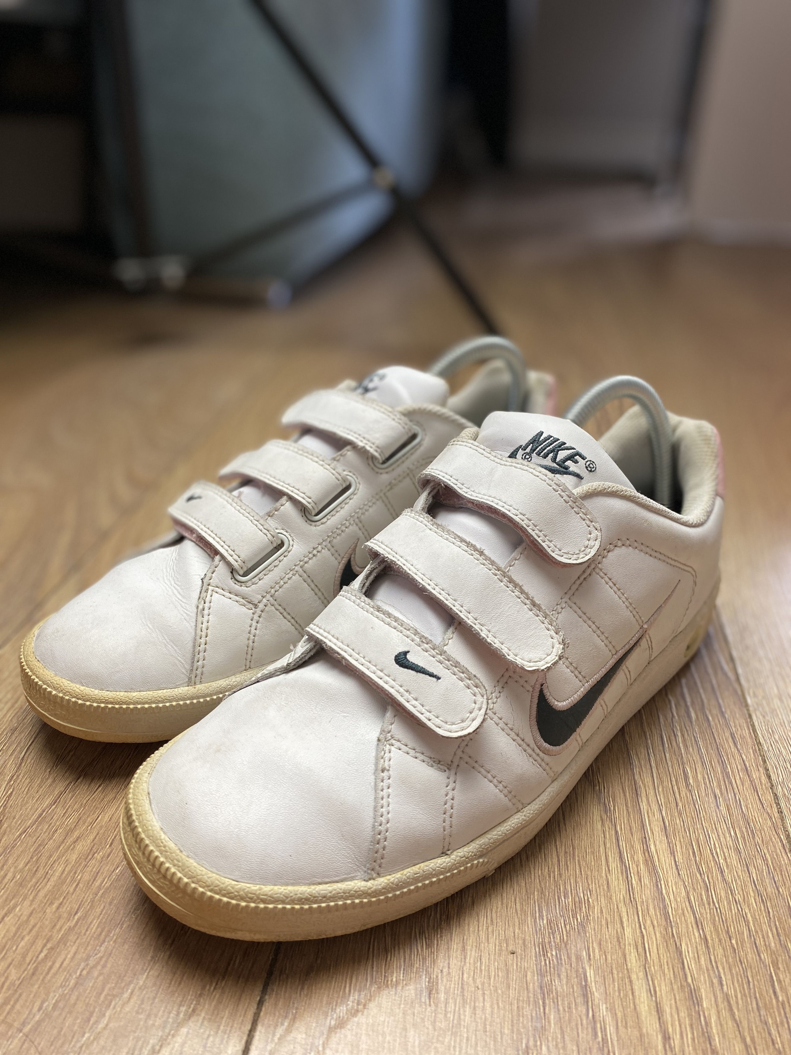 velcro nike swoosh shoes