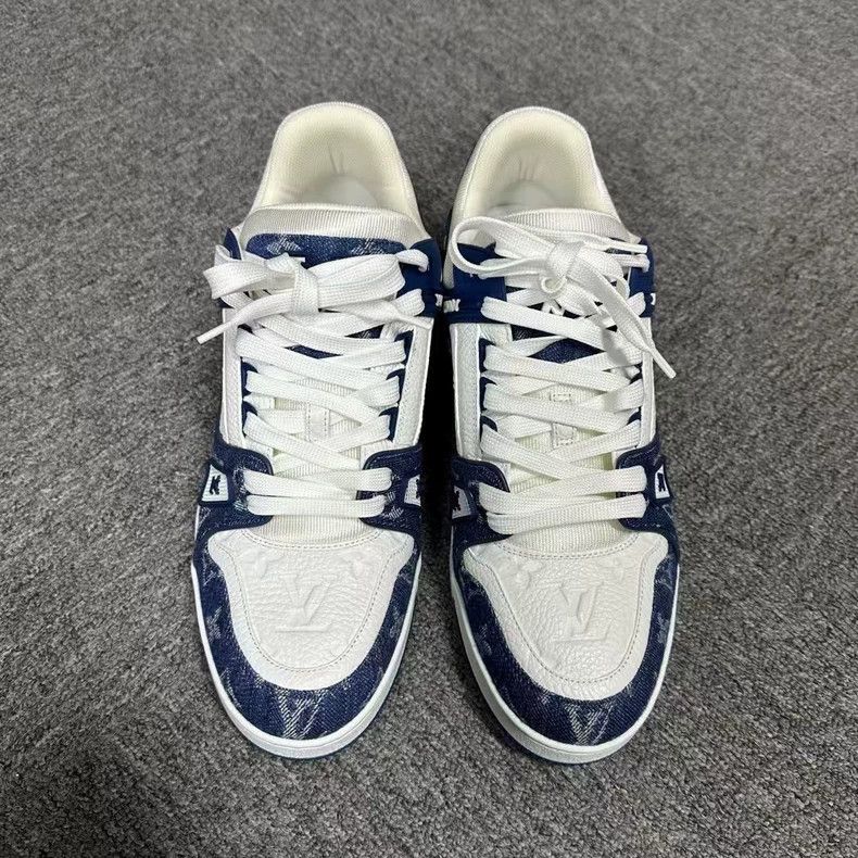 Louis Vuitton Louis Vuitton Blue and white denim Trainer denim leather c Size US 8.5 / EU 41-42 - 2 Thumbnail