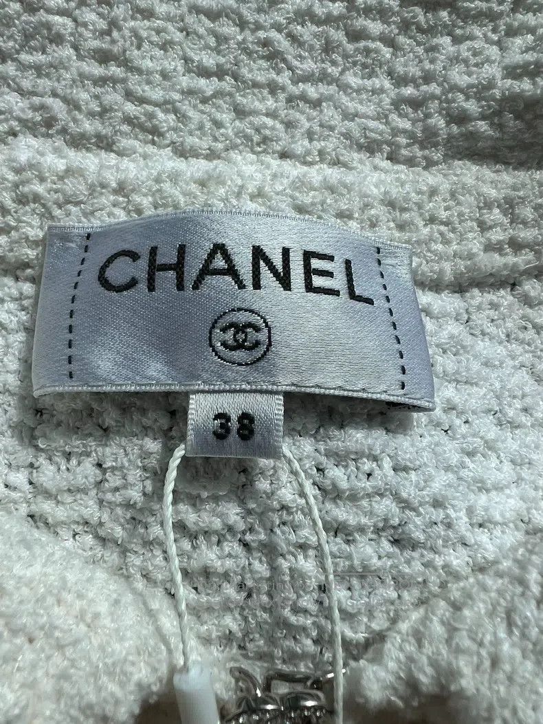 Chanel Chanel 25p white doll collar cardigan coat Size XS / US 0-2 / IT 36-38 - 4 Thumbnail