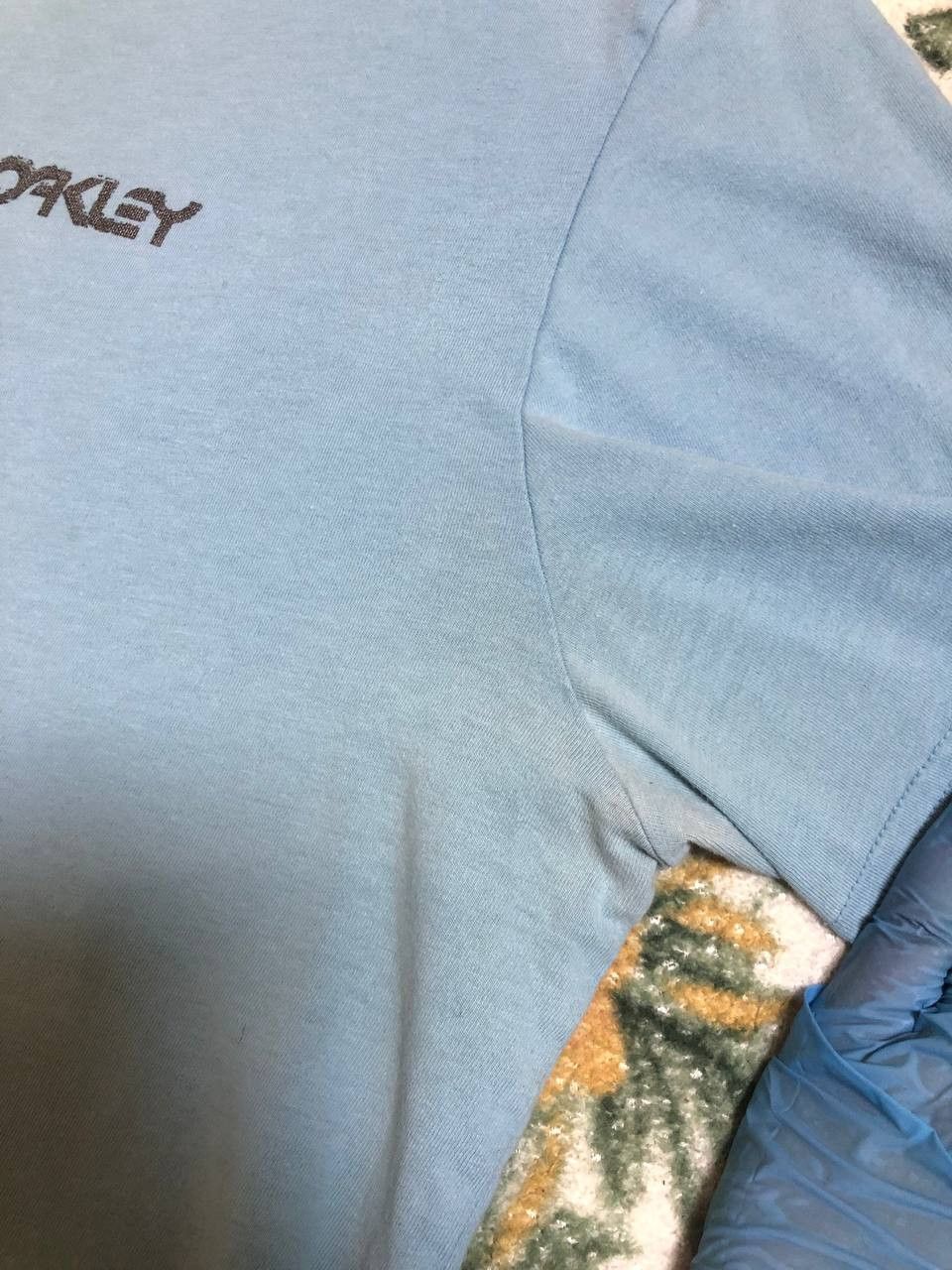 Oakley T-Shirt Size XL Oakley Y2K Vintage big print logo Size US XL / EU 56 / 4 - 7 Thumbnail