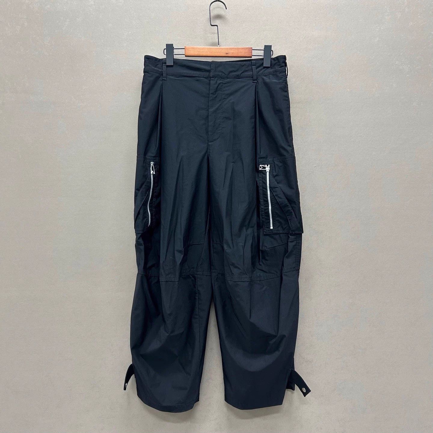 Bottega Veneta Bottega Veneta black belted cargo pants 48 99 new Size US 32 / EU 48 - 1 Thumbnail