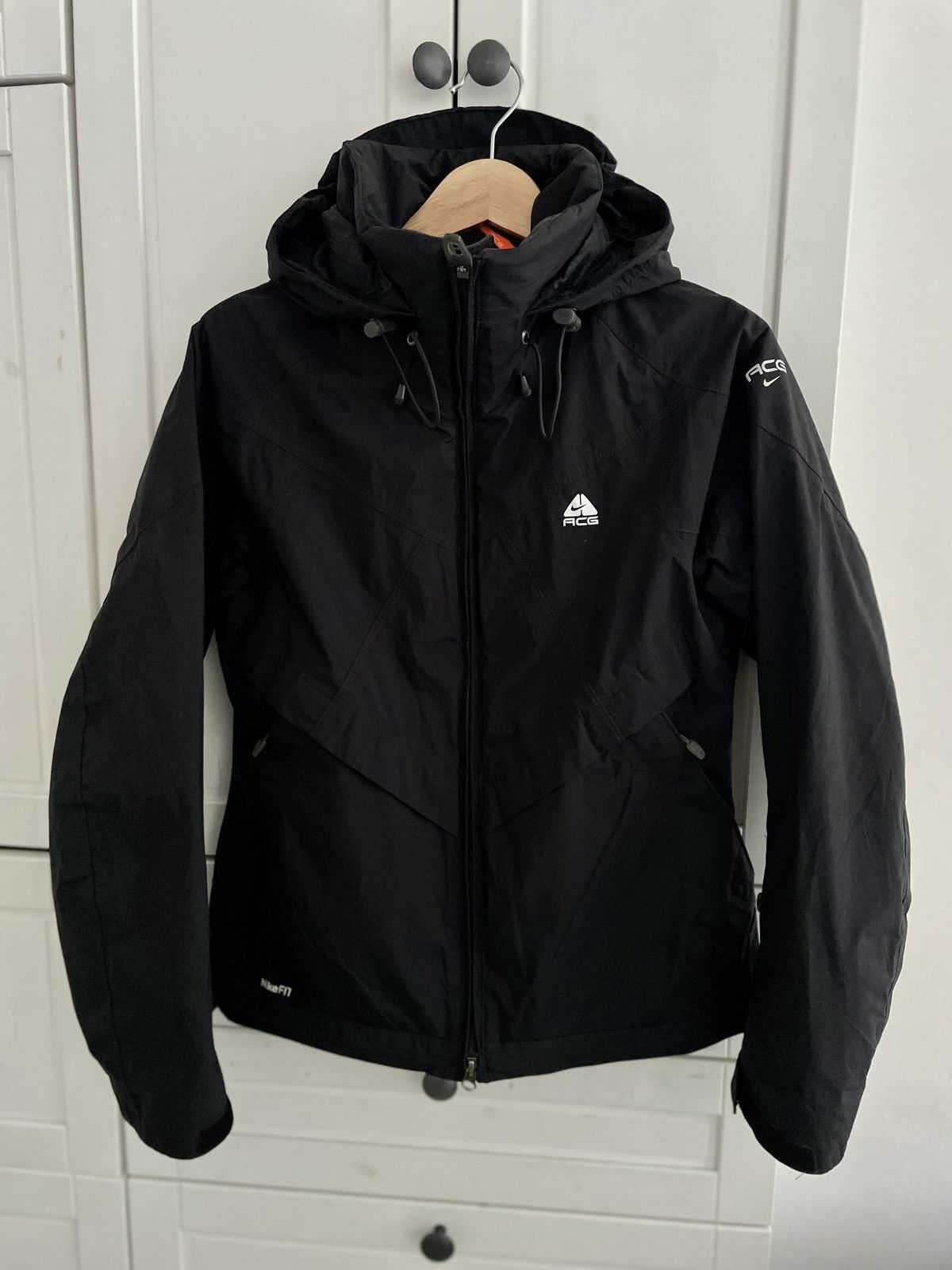 acg snowboard jacket
