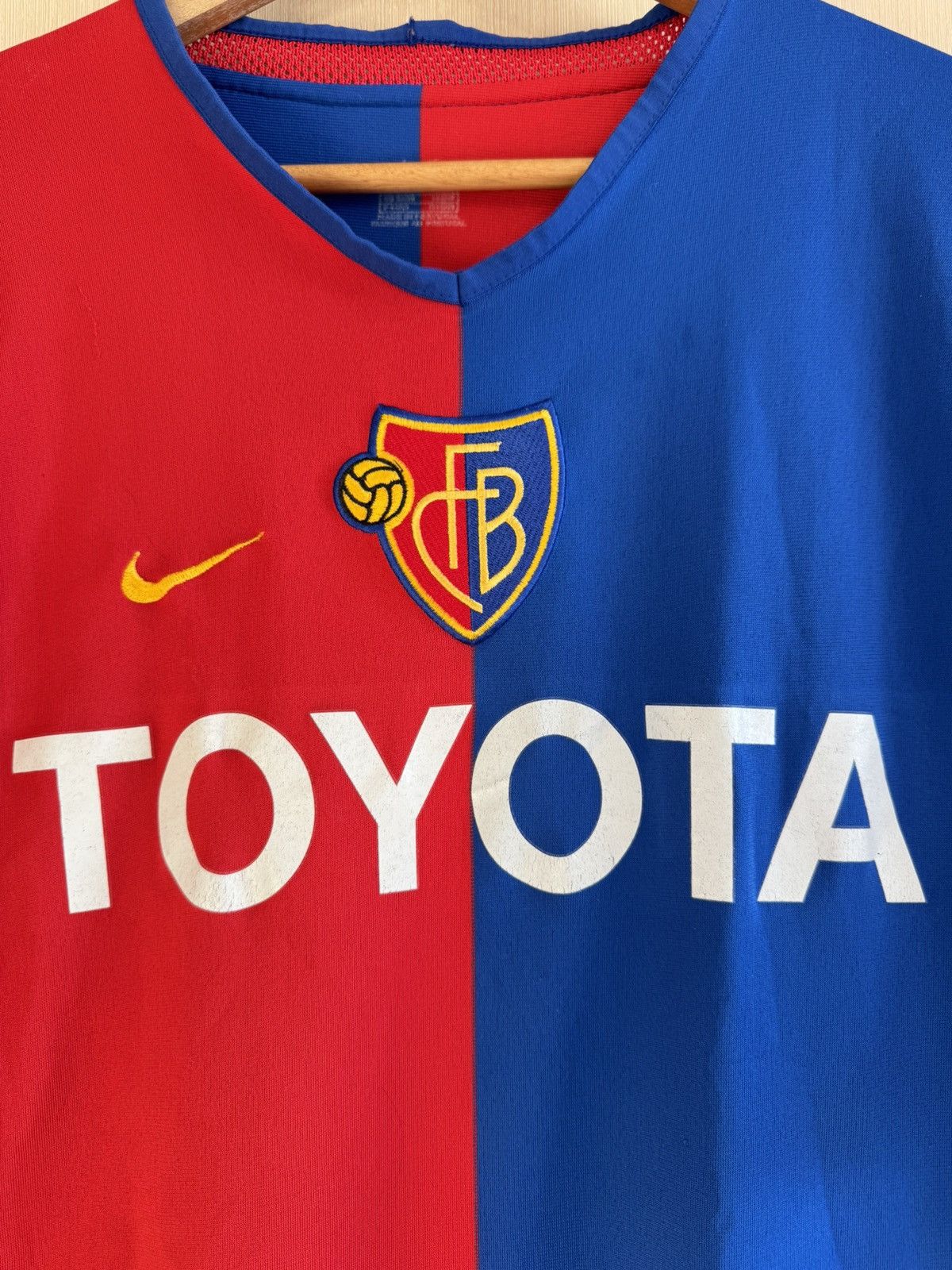 Nike Vintage Basel 2002-2004 Signed Home Soccer Jersey Kit Shirt Size US S / EU 44-46 / 1 - 7 Thumbnail