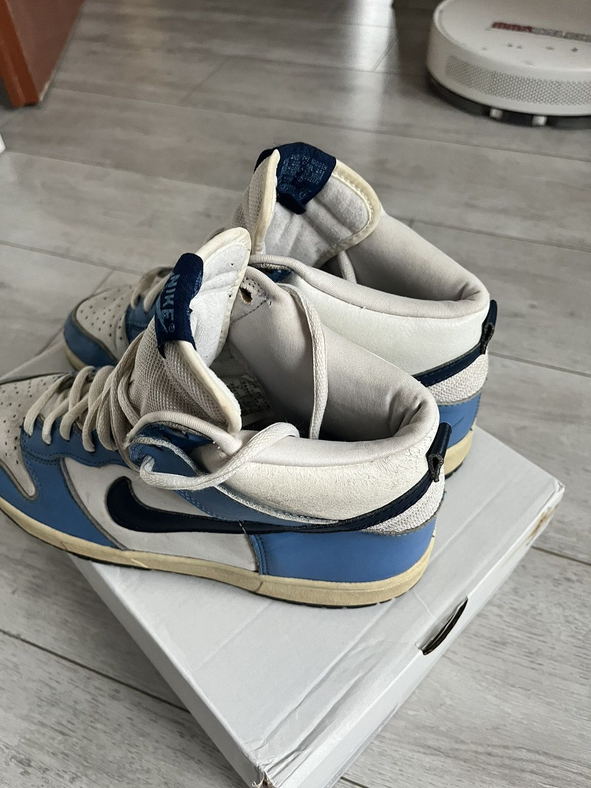 Nike × Vintage Nike Dunk Hi/Unc/North Carolina/2004/304717-442 Vintage Size US 9 / EU 42 - 4 Thumbnail