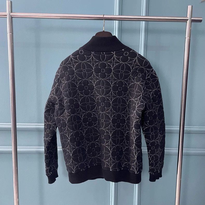 Louis Vuitton Louis Vuitton Black three-flower full-printed logo jacket 2 Size US L / EU 52-54 / 3 - 2 Thumbnail