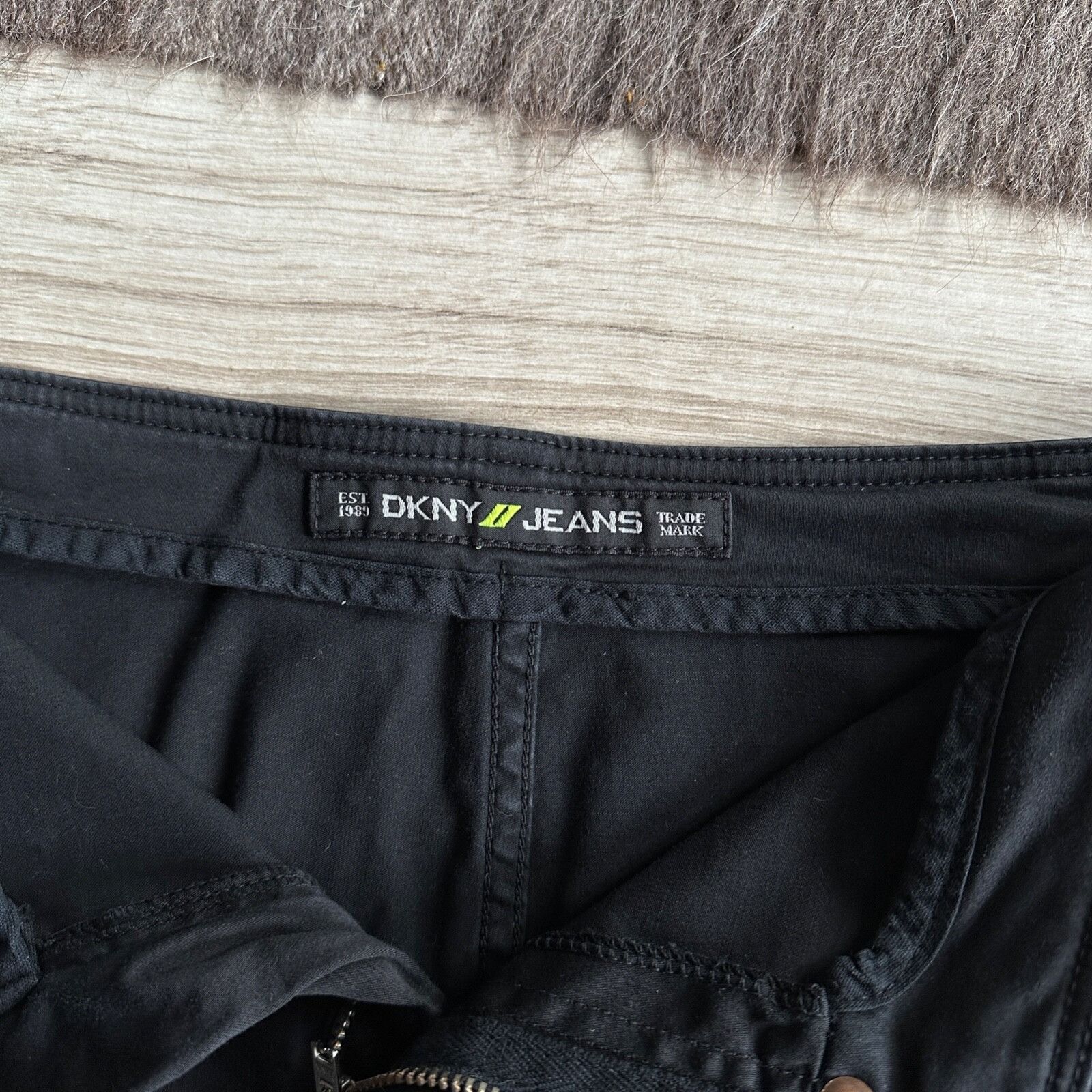 DKNY DKNY Jeans Vintage Y2K Lace Pocket Skirt Size 27 9065AC Size 27" / US 4 / IT 40 - 6 Thumbnail
