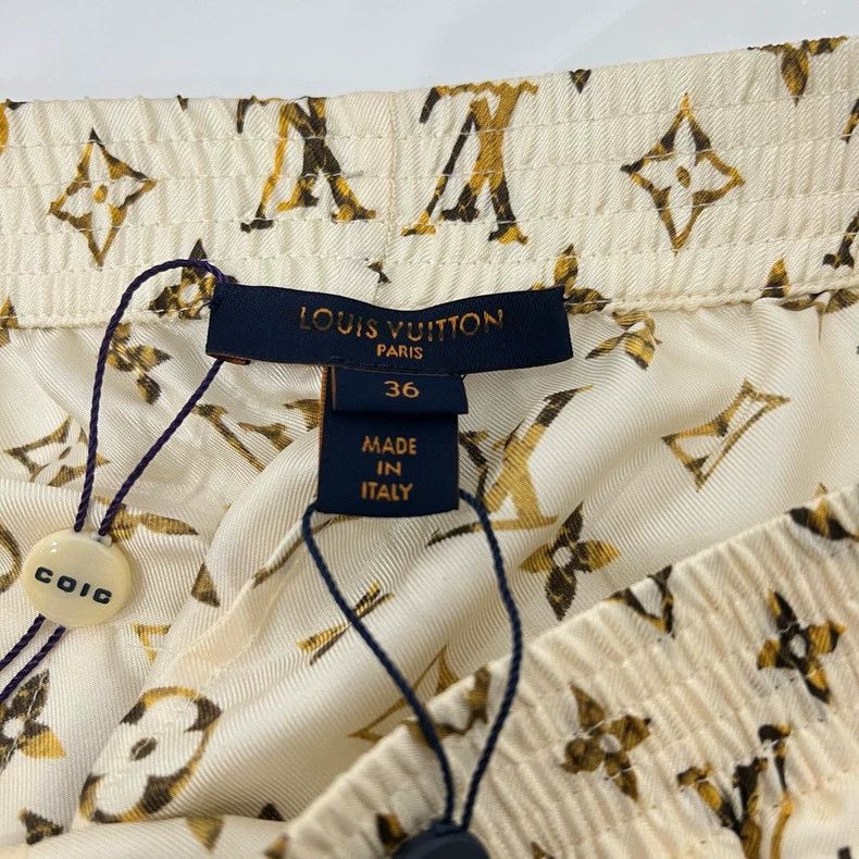 Louis Vuitton Louis Vuitton Mulberry silk logo printed full print casual Size US 36 / EU 52 - 5 Thumbnail