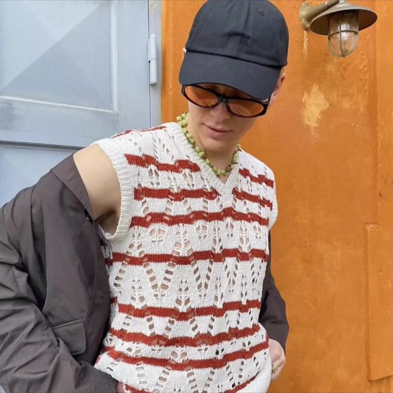Our Legacy our legacy V-neck red and white striped sleeveless knitted Size US S / EU 44-46 / 1 - 1 Thumbnail