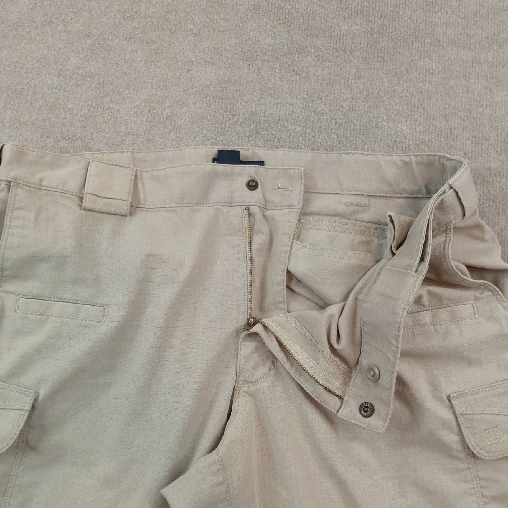 Vintage 5.11 Tactical Mens Cargo Pants Beige Straight Leg 40x30 Ripstop Pockets Size US 40 / EU 56 - 7 Thumbnail