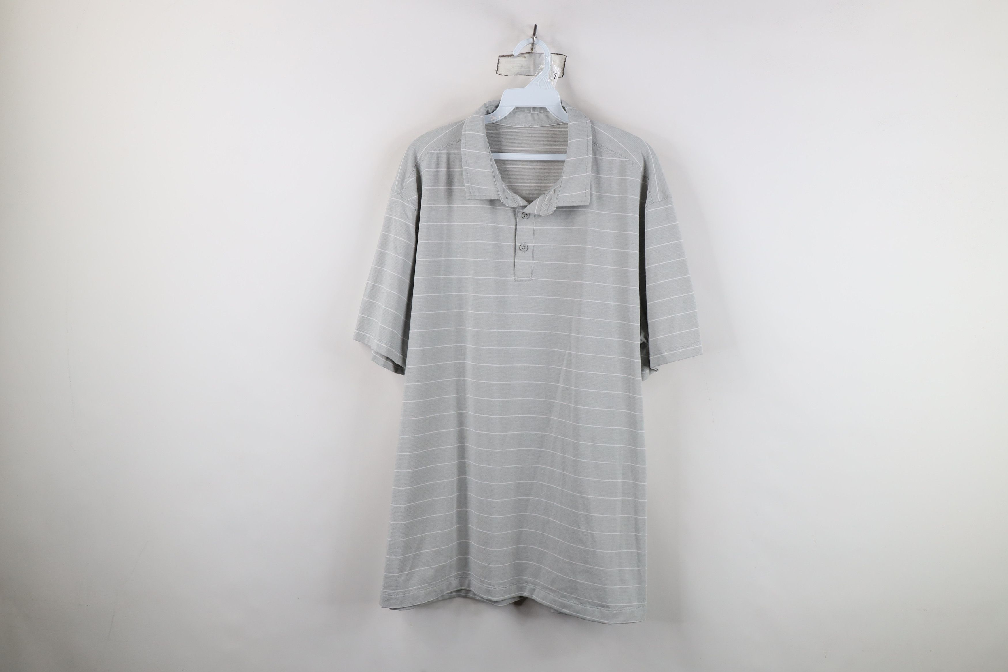 Lululemon Lululemon Evolution Short Sleeve Collared Golf Polo Shirt Size US XL / EU 56 / 4 - 1 Thumbnail