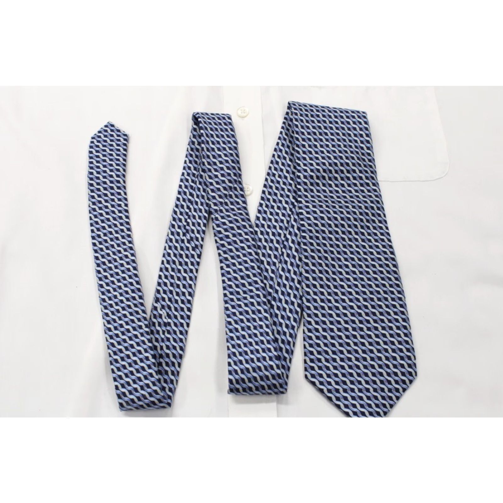 Jos. A. Bank Jos A Bank Silk Necktie Men's Blue Stripes Diagonal Ropes Wavy Preppy Designer Size ONE SIZE - 2 Thumbnail