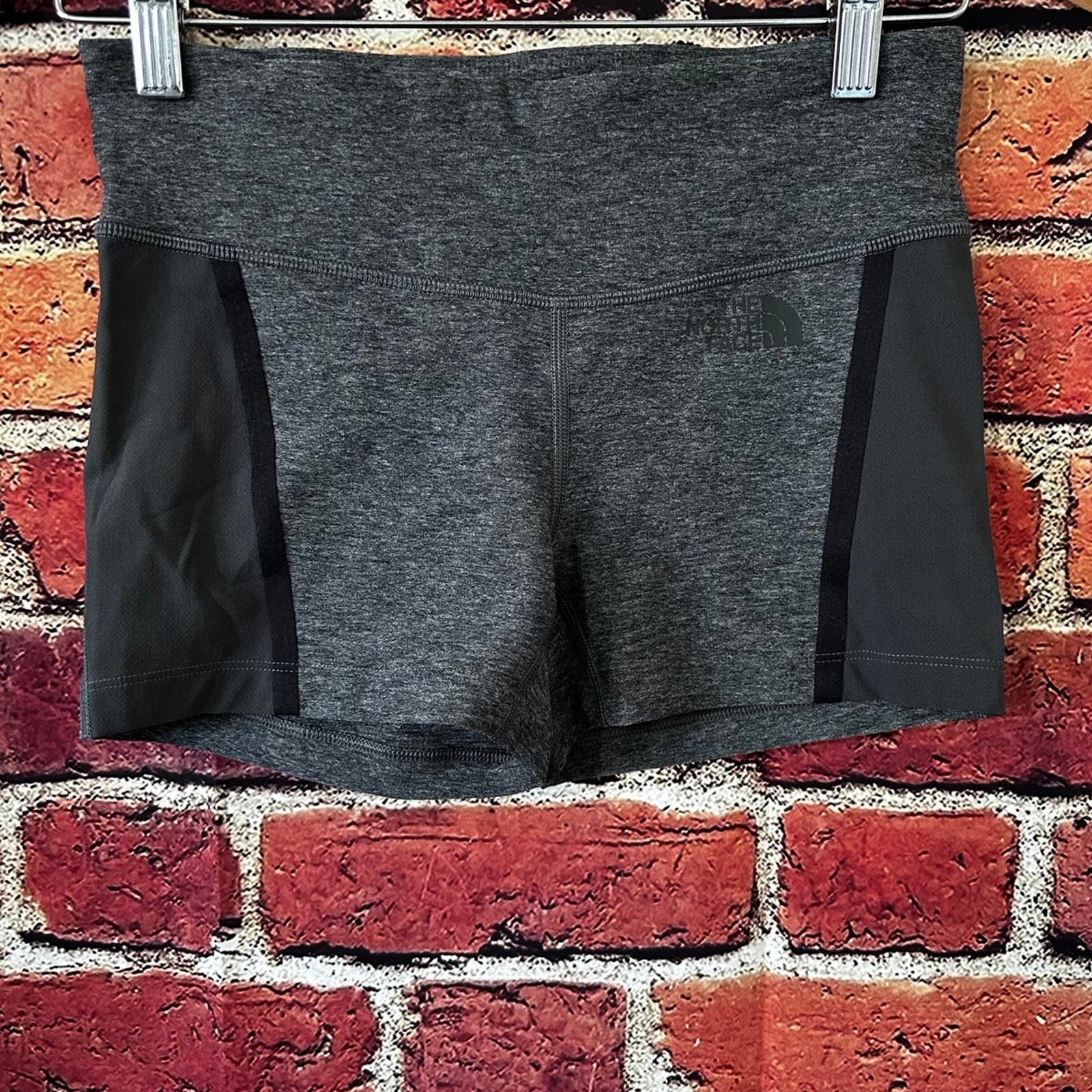 The North Face Woman’s the north face athletic shorts Size 27" / US 4 / IT 40 - 2 Thumbnail
