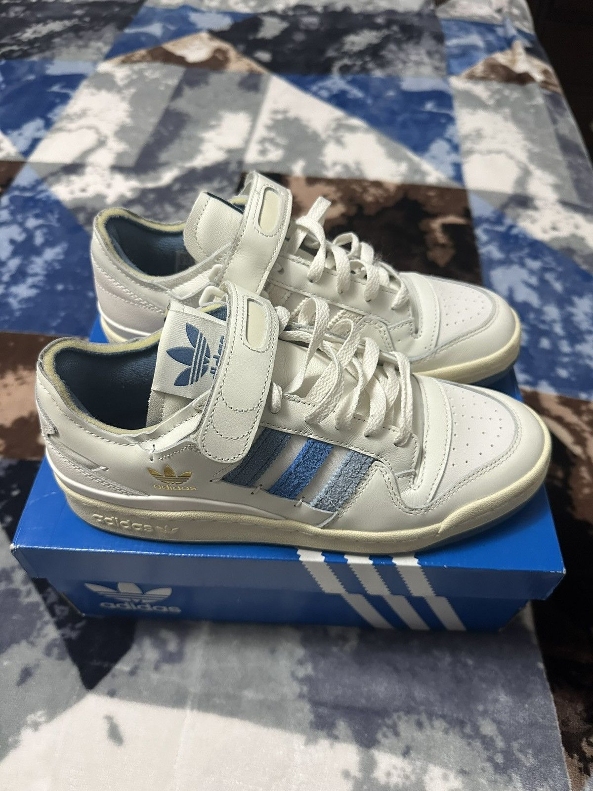 Adidas ADIDAS WHITE BLUE Size US 8 / EU 41 - 2 Thumbnail
