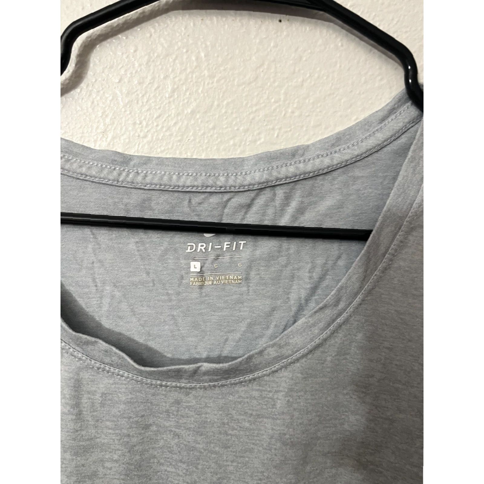 Nike Nike Dri-FIT T-Shirt Women's Large Gray Short Sleeve Scoop Neck Pullover Gym & Training Size L / US 10 / IT 46 - 3 Thumbnail