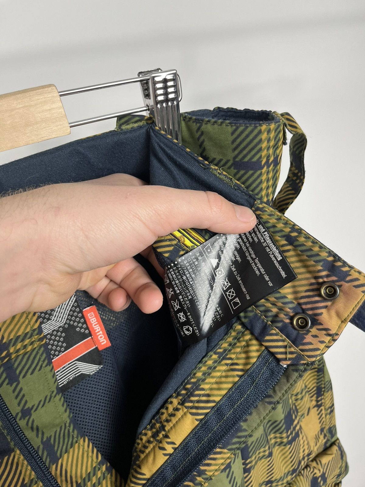 Burton Burton Plaid Snowboard Pants Cargo Shell XL Size US 36 / EU 52 - 13 Thumbnail