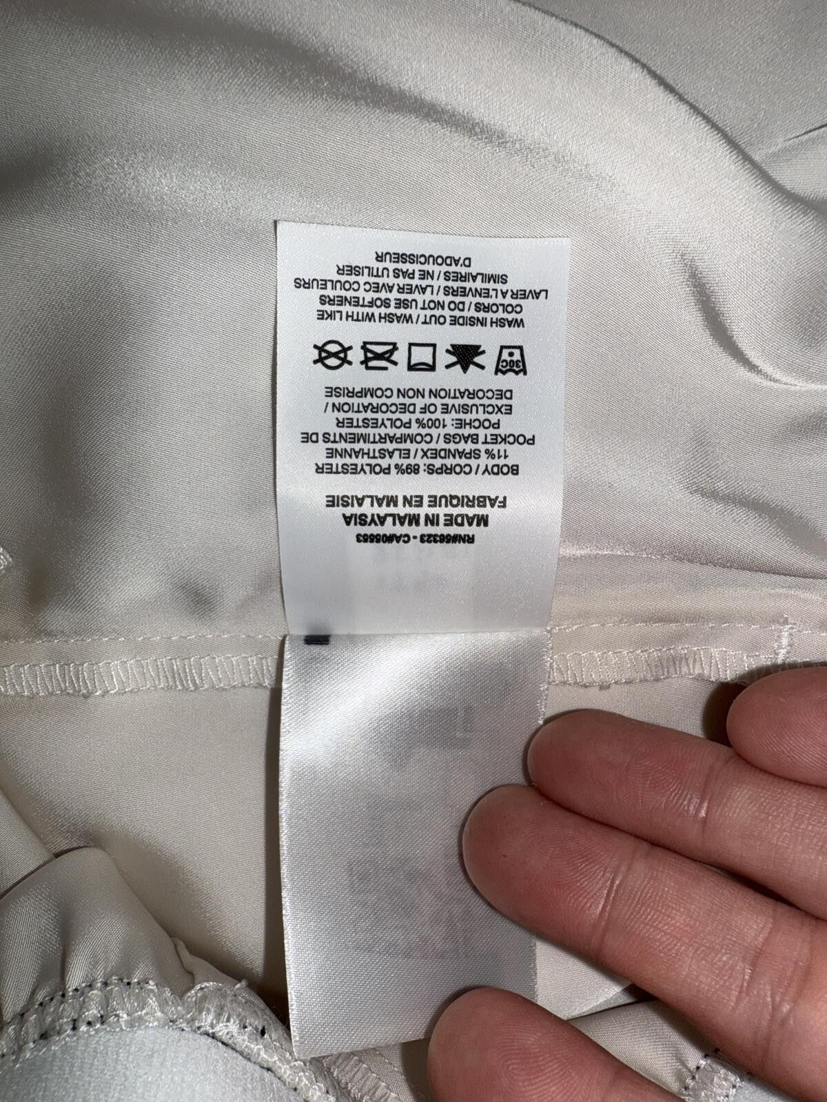 Nike Nike Sportswear Women's Loose Mid-Rise Satin Shorts Sample Size 28" / US 6 / IT 42 - 8 Thumbnail