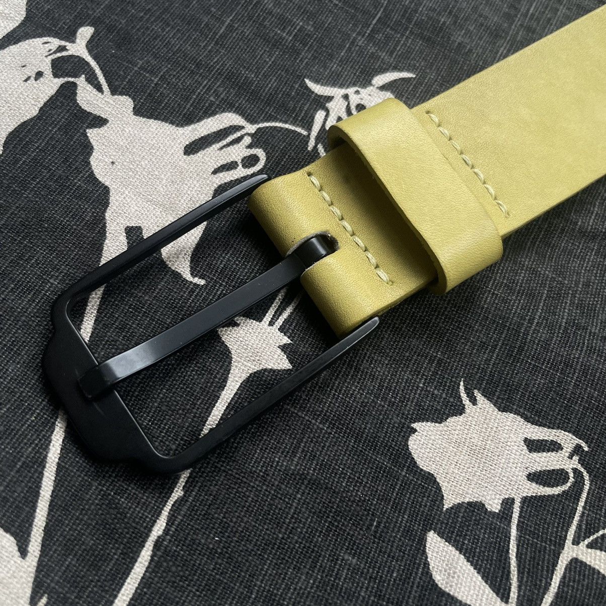 John Galliano John Galliano 2000s Pierced Yellow Leather Belt Size 32 - 3 Thumbnail