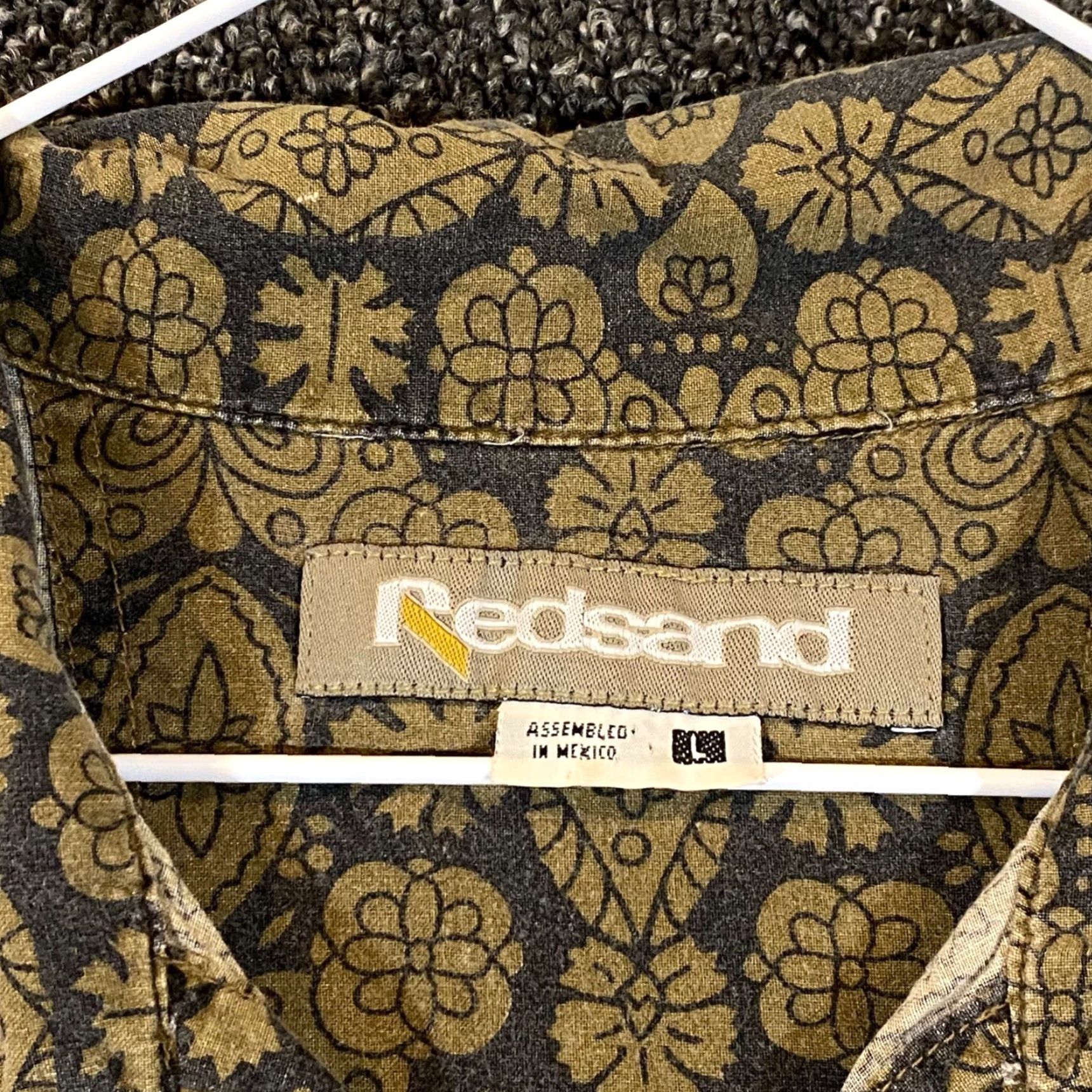 Vintage VINTAGE Redsand Men's Short Sleeve Button-Up Shirt Large Gray Brown Animal Print Collectible Size US L / EU 52-54 / 3 - 3 Thumbnail
