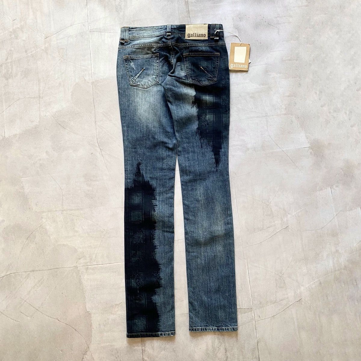 John Galliano NEW Galliano Distressed Painted Stripped Logo Jeans Y2K Size 26" / US 2 / IT 38 - 2 Thumbnail