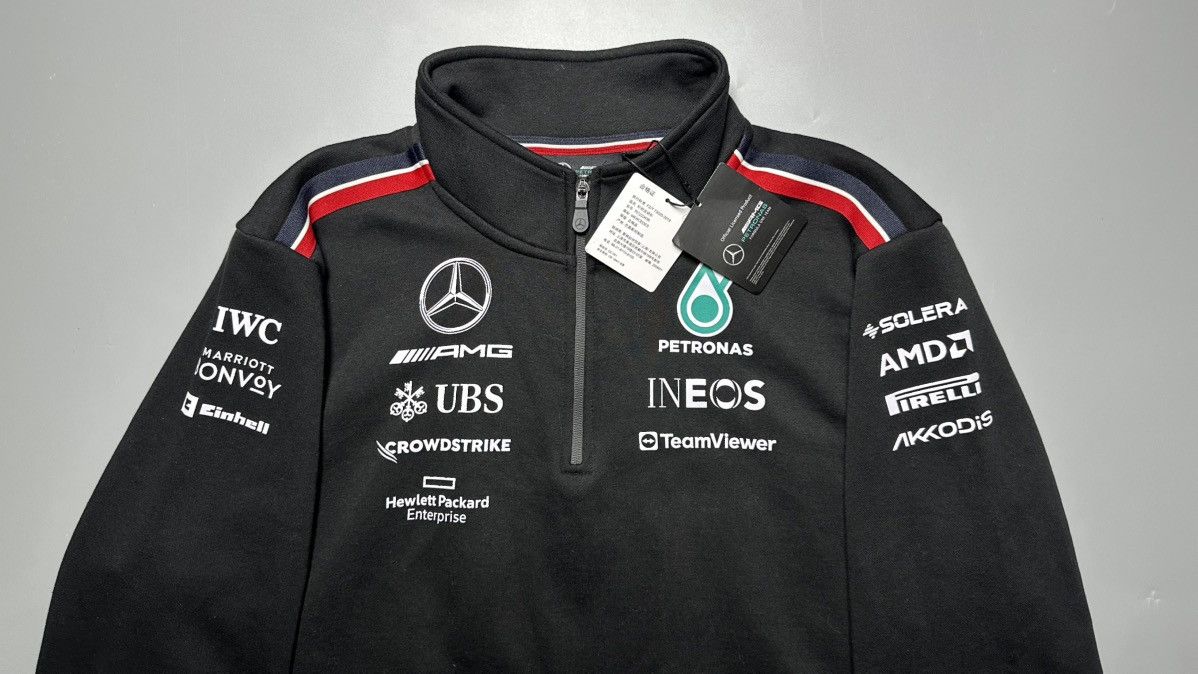 Mercedes-Benz MERCEDES BENZ AMG PETRONAS F1 2023 TEAM 1/4 ZIP SWEATSHIRT Size US XL / EU 56 / 4 - 2 Thumbnail