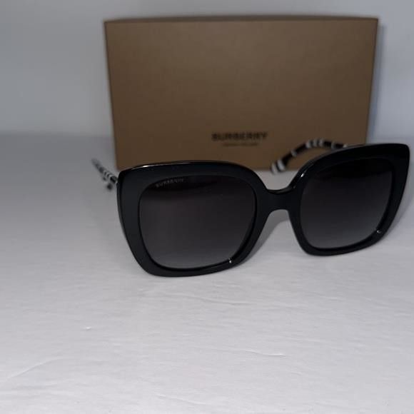 Burberry BURBERRY BE4323 CAROLL Square Oversized Sunglasses","descrip Size ONE SIZE - 6 Thumbnail