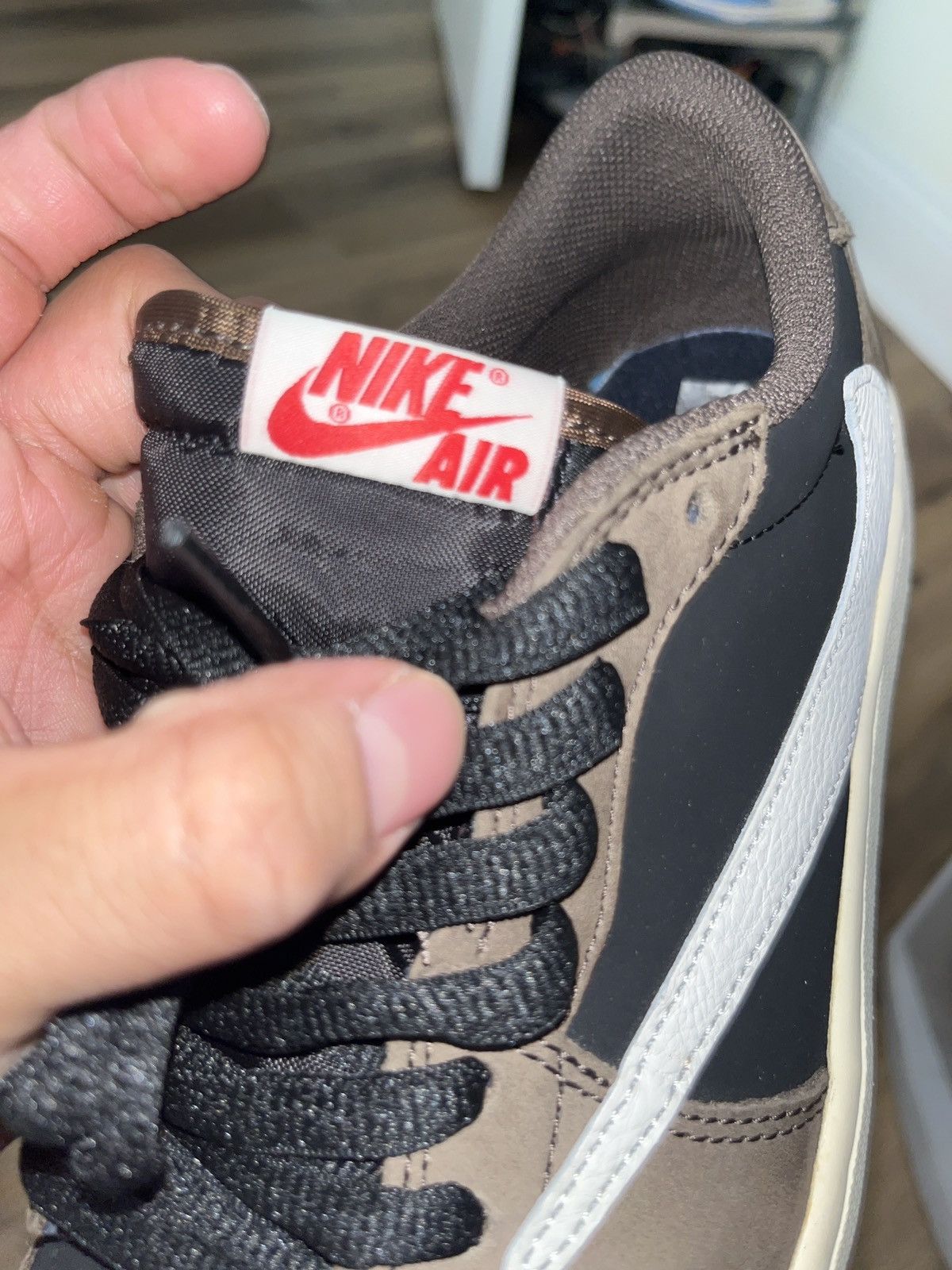 Nike × Travis Scott Travis Scott Jordan 1 Low “Mocha” Size US 8.5 / EU 41-42 - 13 Thumbnail