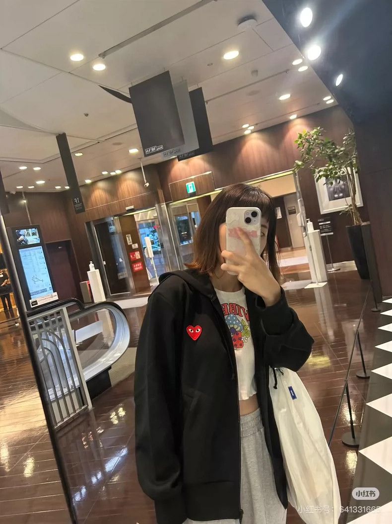 Comme des Garcons Comme Des Garcons Red love zipper hooded sweater coat on t Size M / US 6-8 / IT 42-44 - 6 Thumbnail