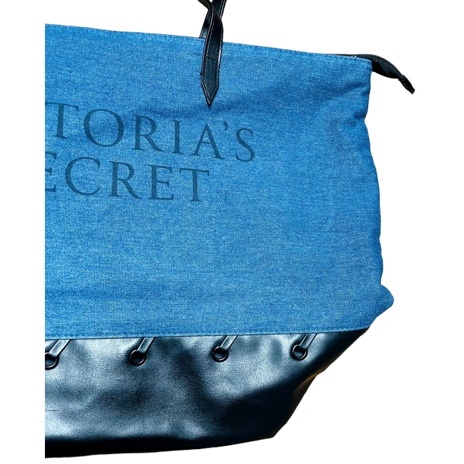 Victoria's Secret VICTORIA'S SECRET Carry All Denim/Faux Leather XL Tote Bag & Pouch Blue/Black Tote Bag Womens XL 2018 City Carry All Size ONE SIZE - 4 Thumbnail