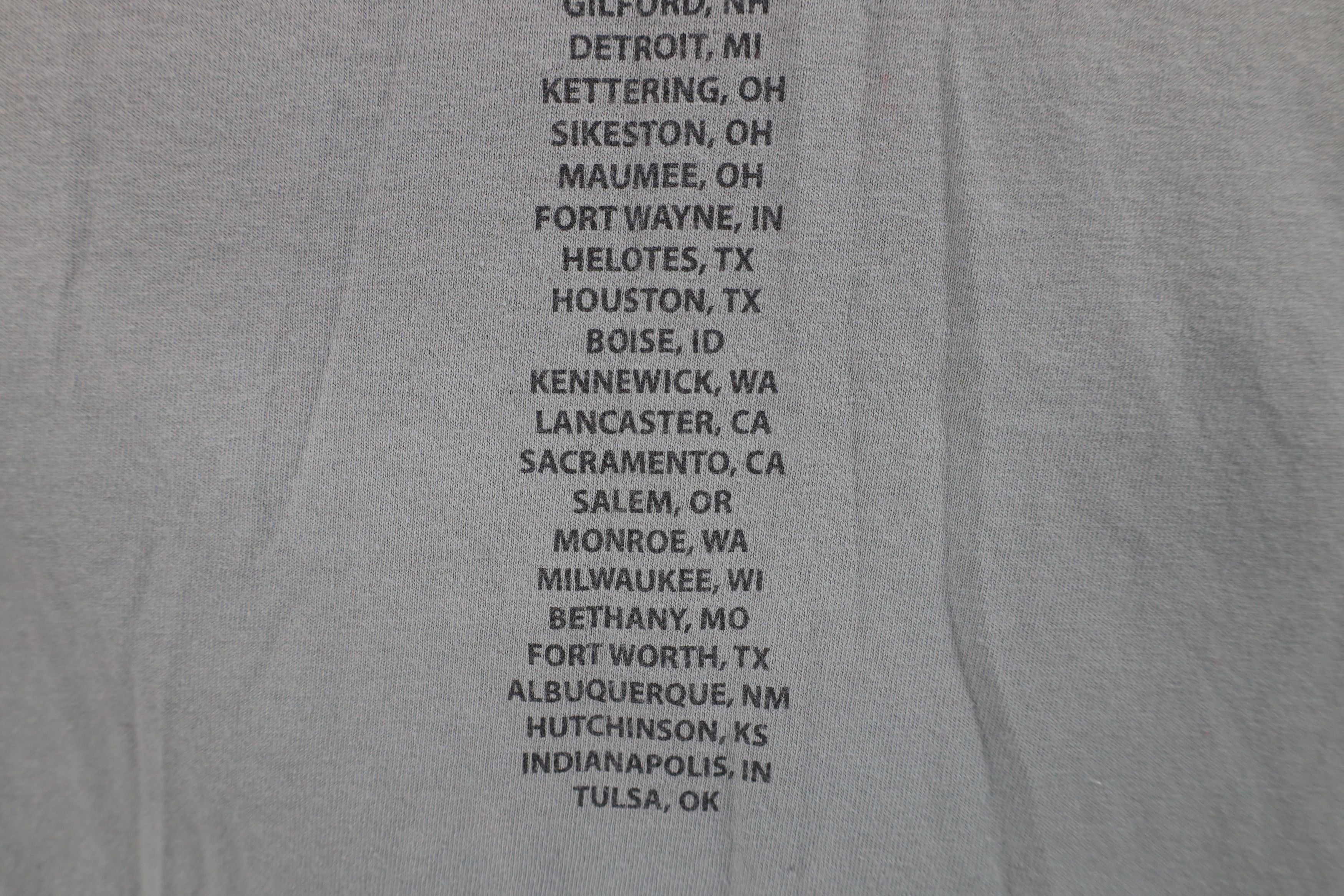 Vintage Vintage Y2K Living Hard Tour Gary Allan Band T-Shirt Gray Size US M / EU 48-50 / 2 - 14 Thumbnail