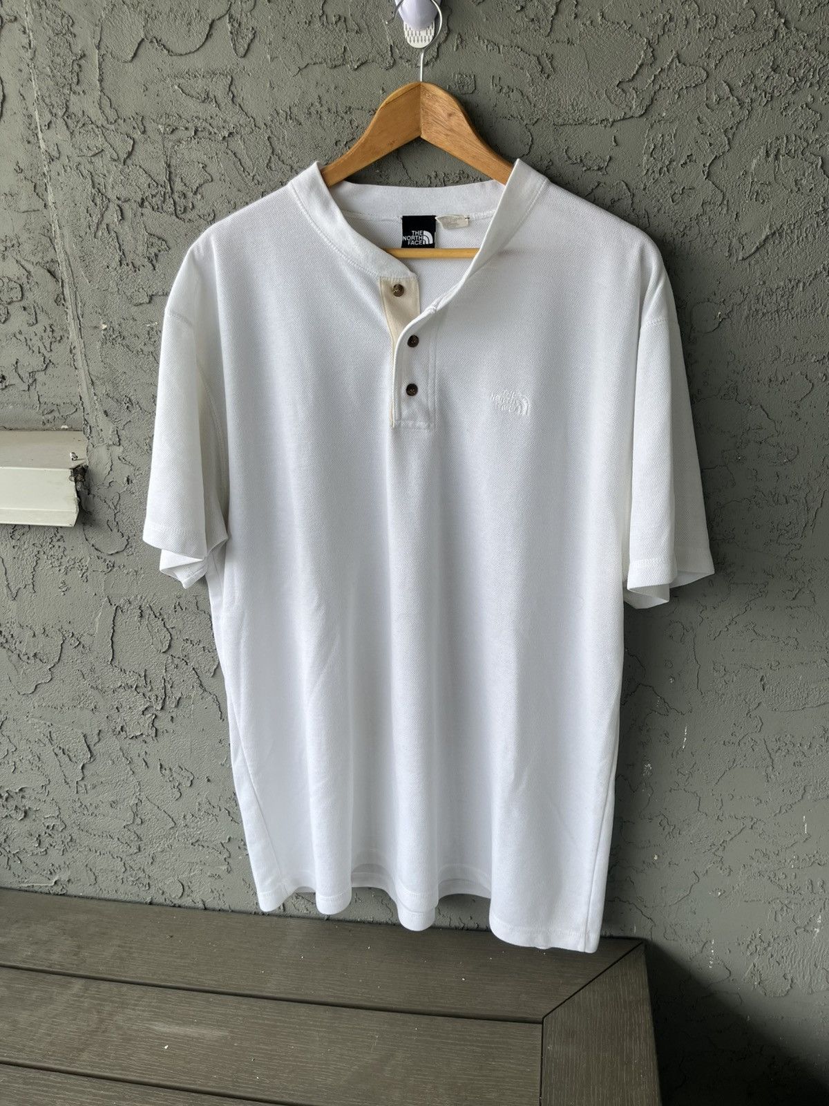 The North Face Vintage The North Face White/Cream Short Sleeve Henley Shirt Size US XXL / EU 58 / 5 - 1 Thumbnail