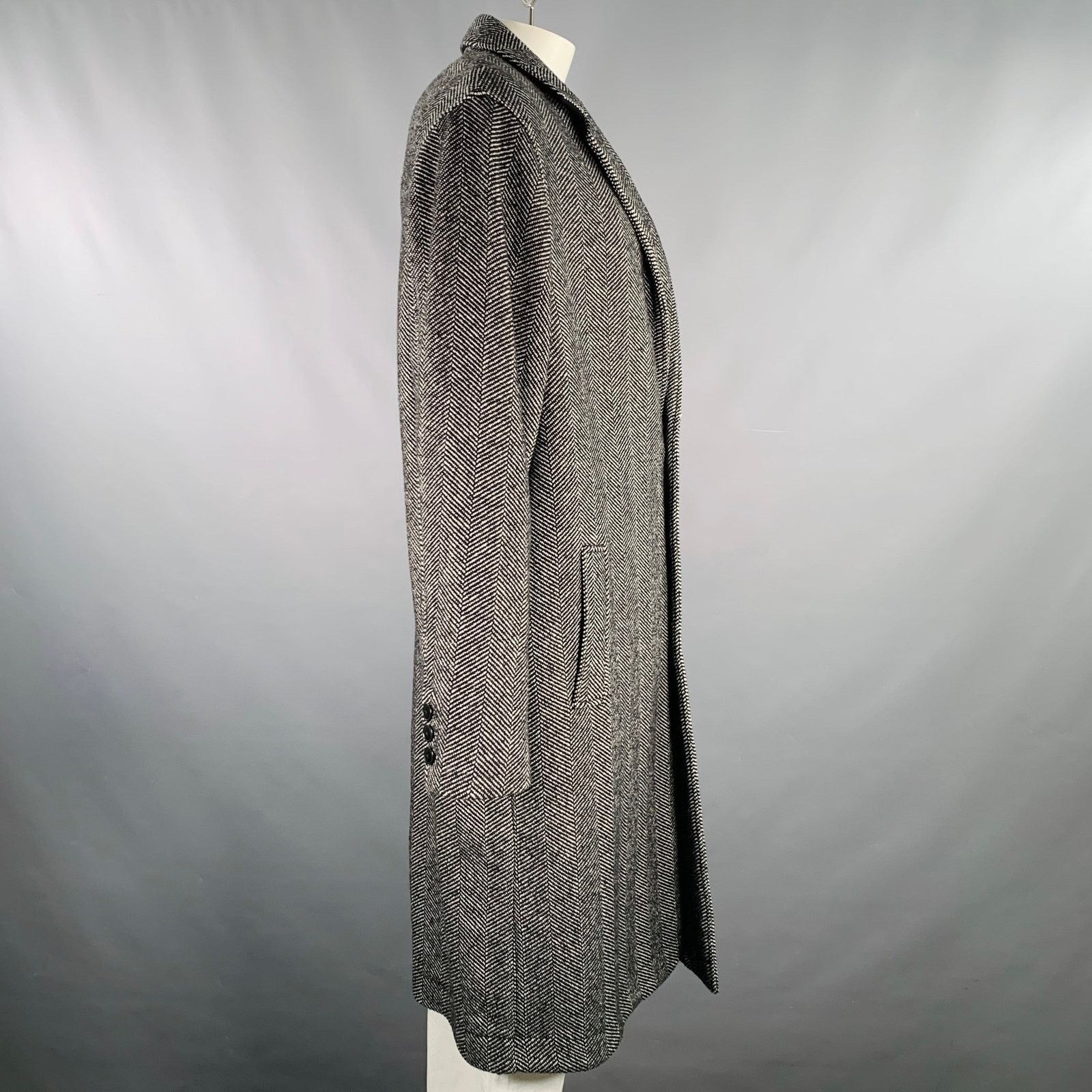 Ted Baker TED BAKER Size XXXL Black White Herringbone Wool Blend Coat Size US XXL / EU 58 / 5 - 2 Thumbnail