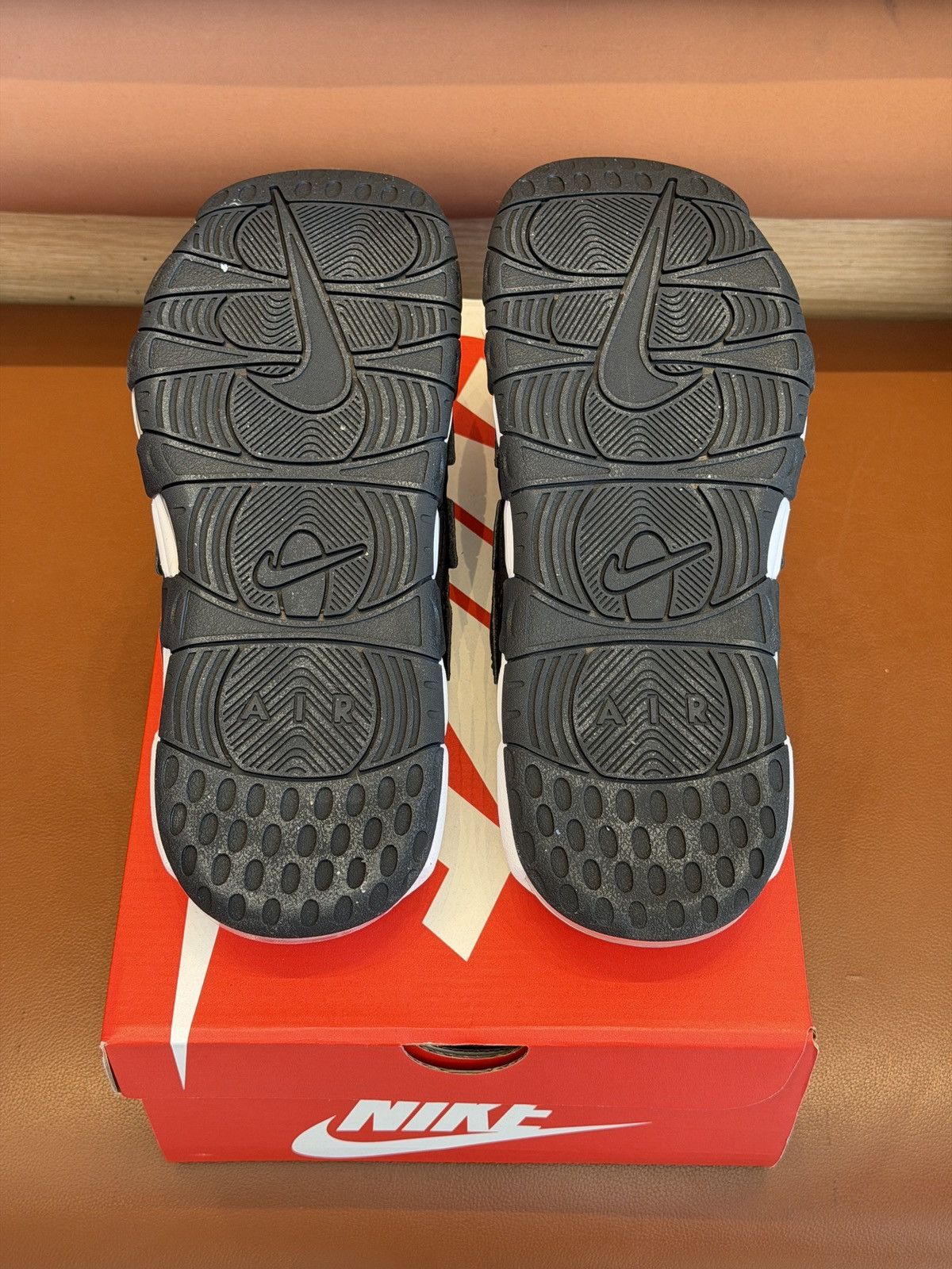 Nike Nike Air More Uptempo Slides Size US 9 / EU 42 - 4 Thumbnail