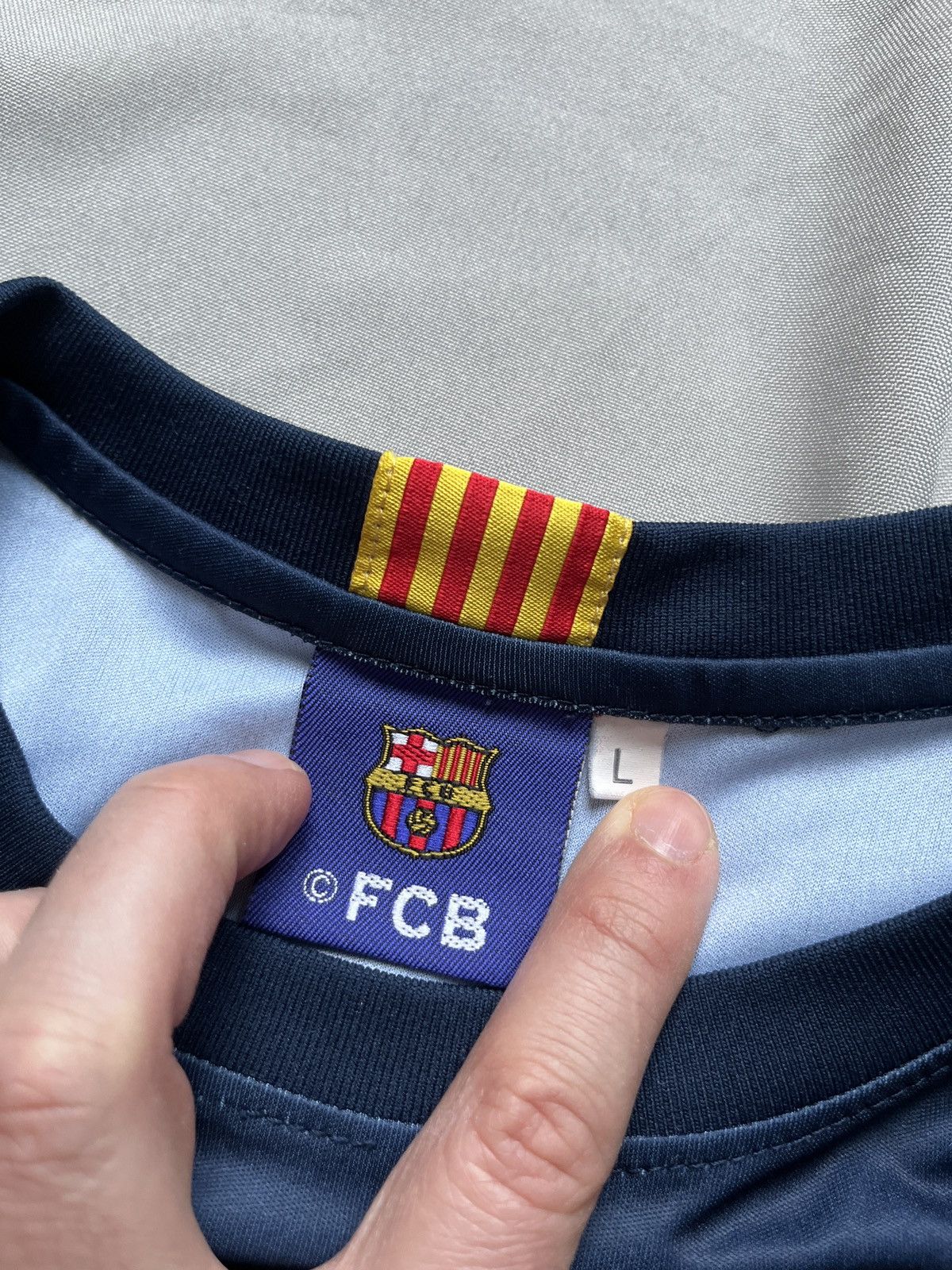 Other F.C. Barcelona V.Valdes Qatar Foundation Long Sleeve Jersey Size US L / EU 52-54 / 3 - 8 Thumbnail