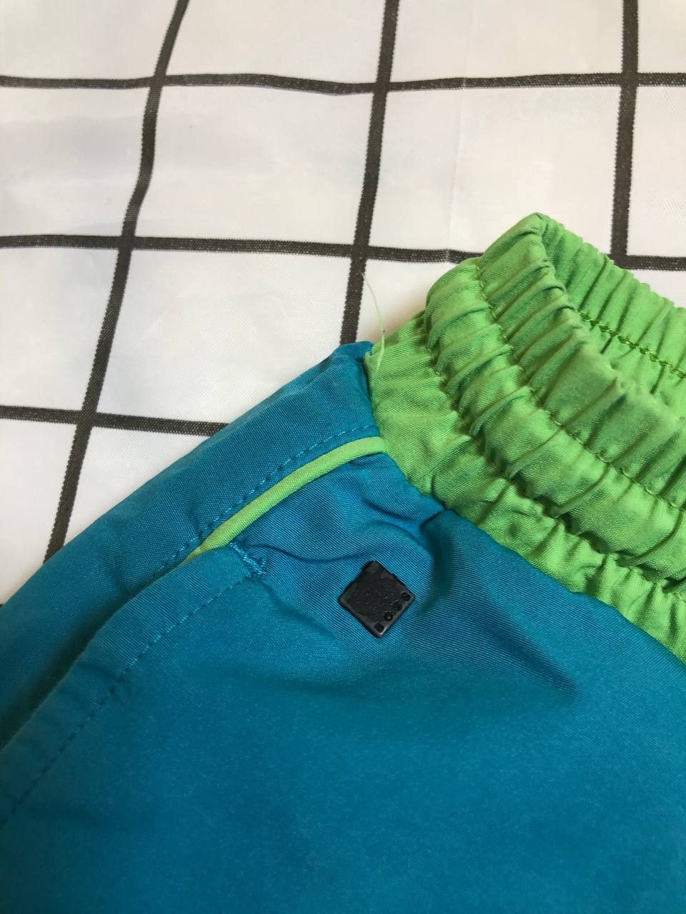 Hugo Boss Vintage Hugo Boss Y2K Logo Streetwear Shorts Size S Size US 30 / EU 46 - 2 Thumbnail