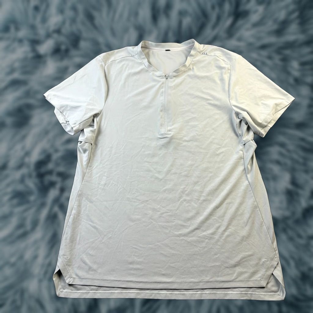 Lululemon Lululemon Shirt Mens Large Vented Short Sleeve 1/4 Zip T-Shirt Grey Polyester Knit Gym Yoga Ventilated Hiking Sports Lightweight Seasonal 90s? Size US L / EU 52-54 / 3 - 1 Thumbnail