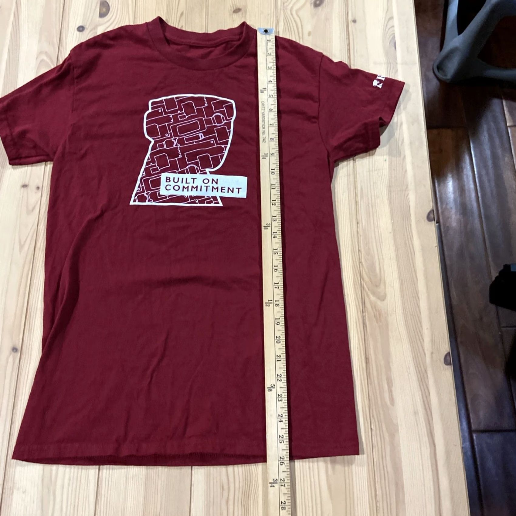 Gildan Gildan T-Shirt Men XS Red 90s Tech 100% Cotton Short Sleeve Crew Neck Heavyweight Size US S / EU 44-46 / 1 - 6 Thumbnail