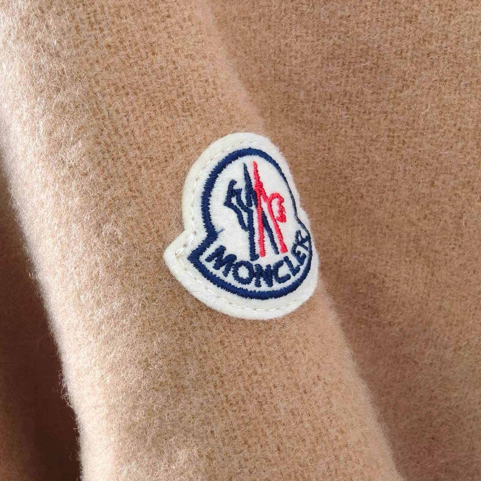 Moncler Moncler Duster Shawl Size ONE SIZE - 4 Thumbnail