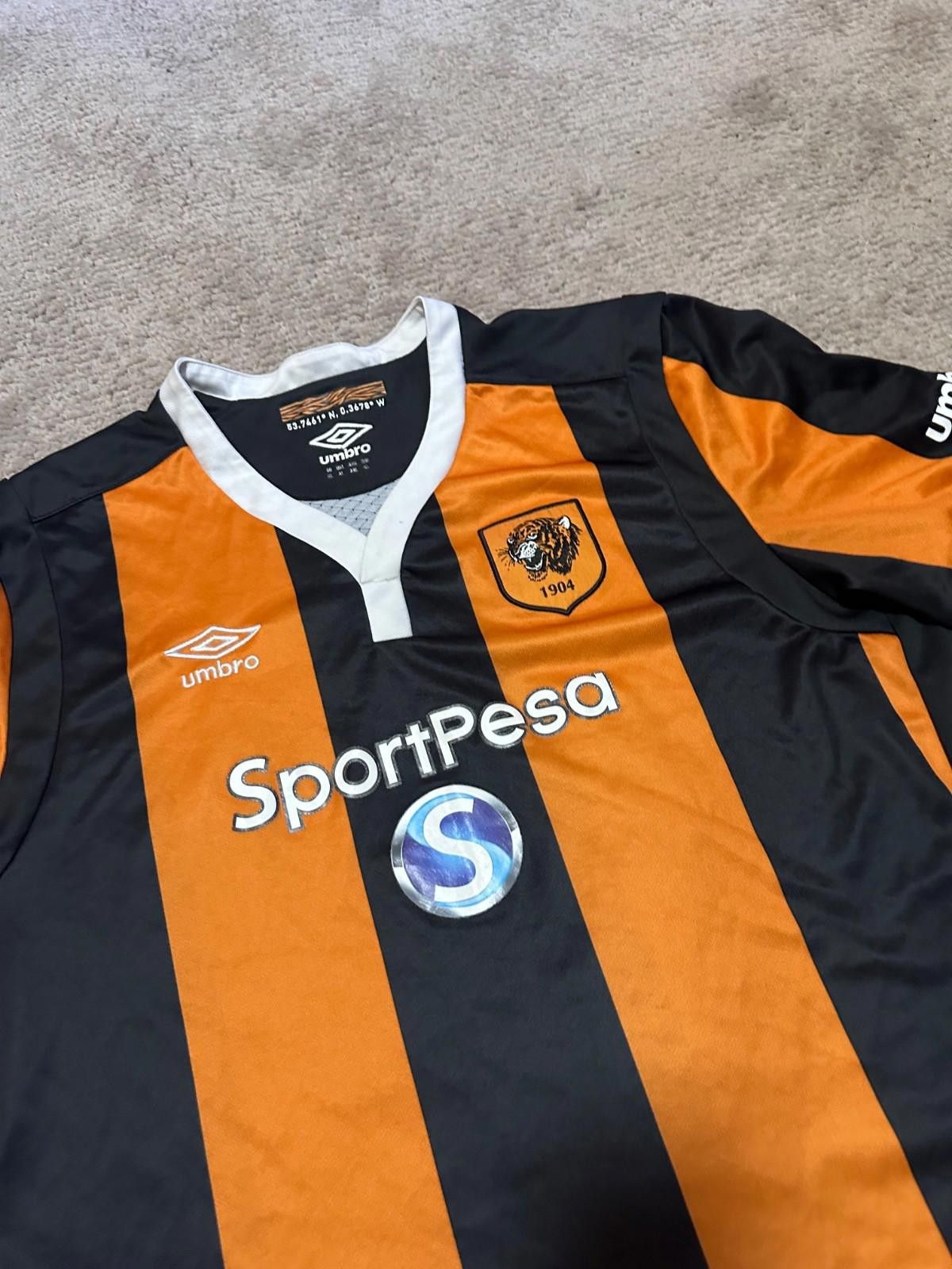 Umbro 2016-2017 Hull City Umbro Home Football Shirt Soccer Jersey Size US XL / EU 56 / 4 - 3 Thumbnail