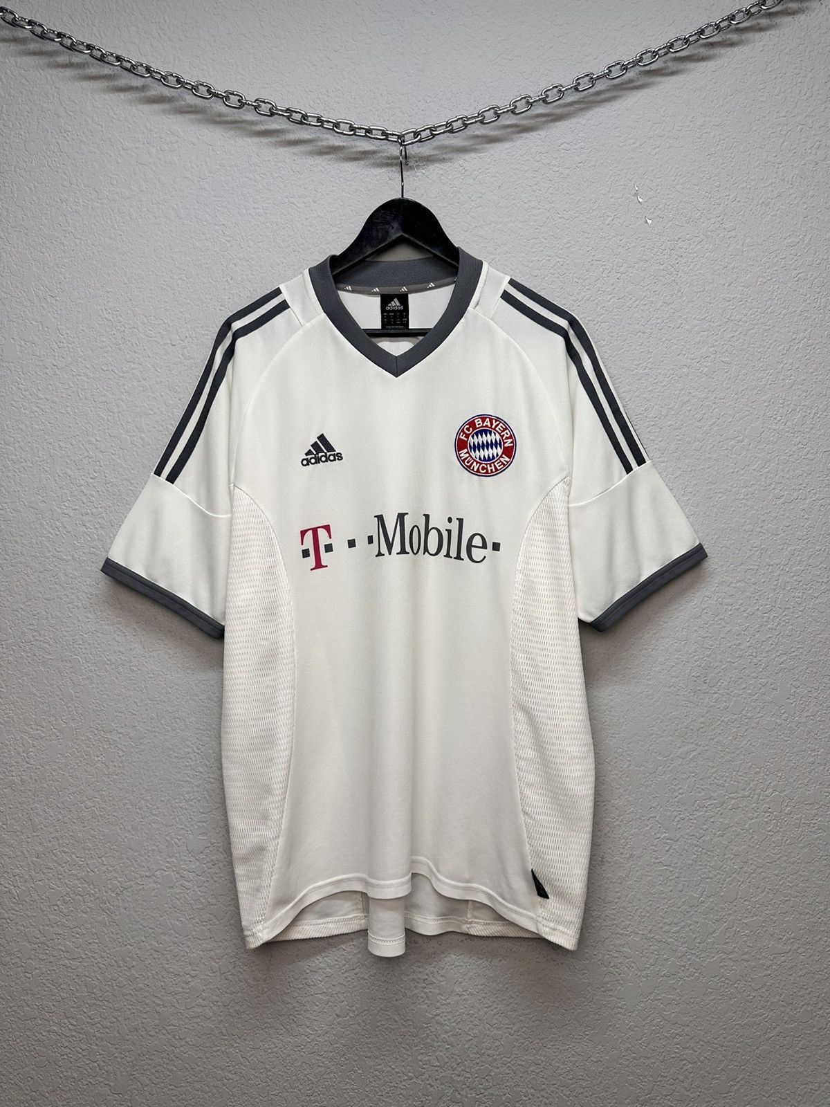 Adidas BAYERN MUNICH 2002/3 FOOTBALL ADIDAS Soccer jersey VINTAGE Size US L / EU 52-54 / 3 - 1 Thumbnail