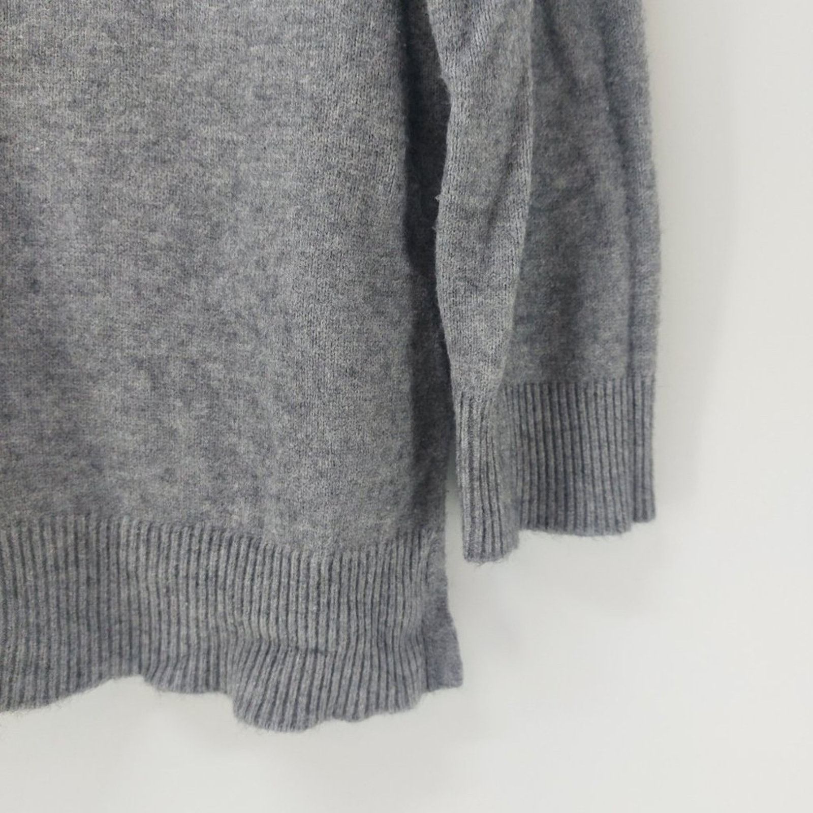 Other Tahari Women's Small Gray Pullover Sweater Crew Round Neck Size S / US 4 / IT 40 - 16 Thumbnail