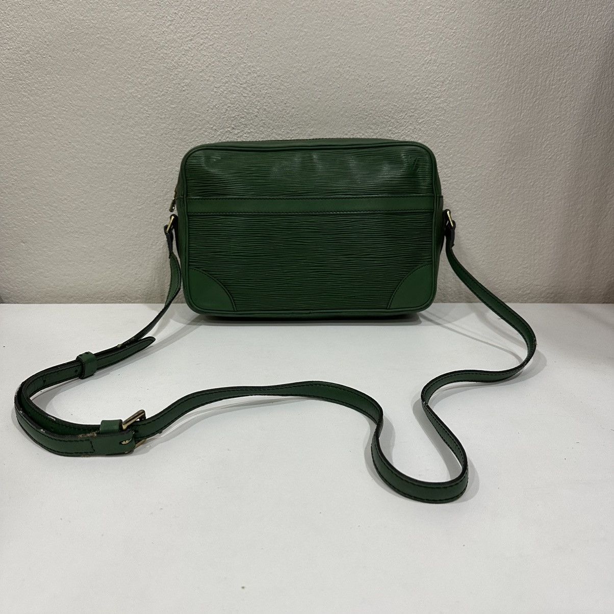 Louis Vuitton ‼️LASTDROP‼️LOUIS VUITTON TROCADWRO 27 EPI LEATHER SHOULDERBAG Size ONE SIZE - 2 Thumbnail